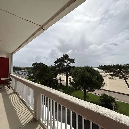 3 Pieces Front De Mer Avec Balcon Et Ascenseur A - Fr-1-494-54 * Royan