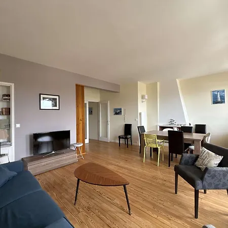 Apartment 3 Pieces Front De Mer Avec Balcon Et Ascenseur A - Fr-1-494-54